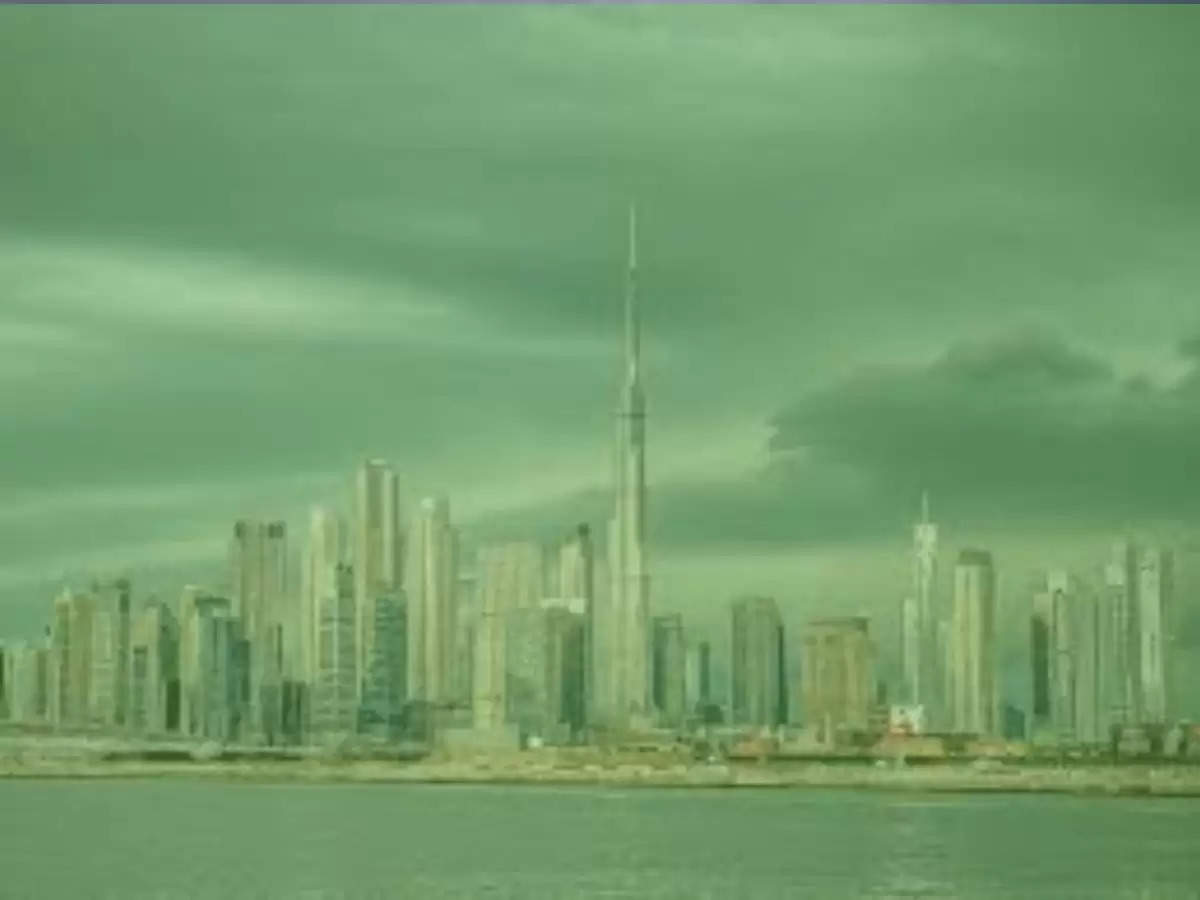  Dubai News: An unseen sight seen in Dubai, the whole sky will turn green as soon as you see it, know