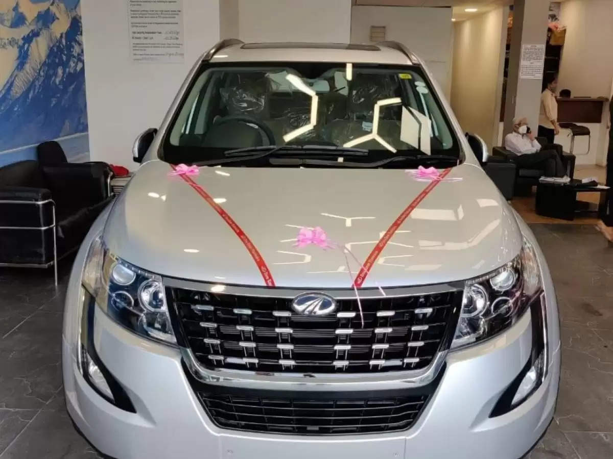 Mahindra की चम-चमाती XUV500 दगडा पर्फोरम्स के साथ मात्र 7 लाख में 