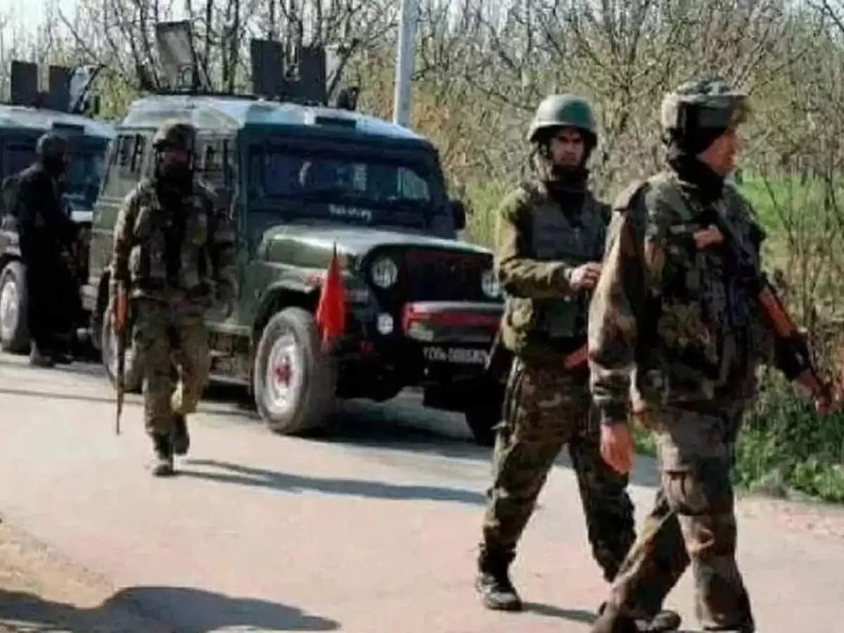 Terrorist Attack : जम्मू-कश्मीर में आतंकी हमला, राजोरी में तैनात सिपाही के भाई की मौत 